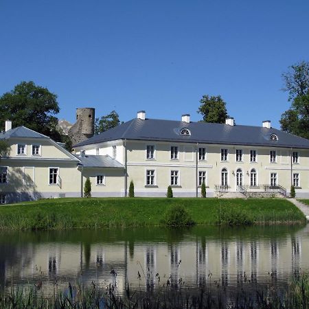 Padise Historical Manor Hotel And Restaurant Exterior photo