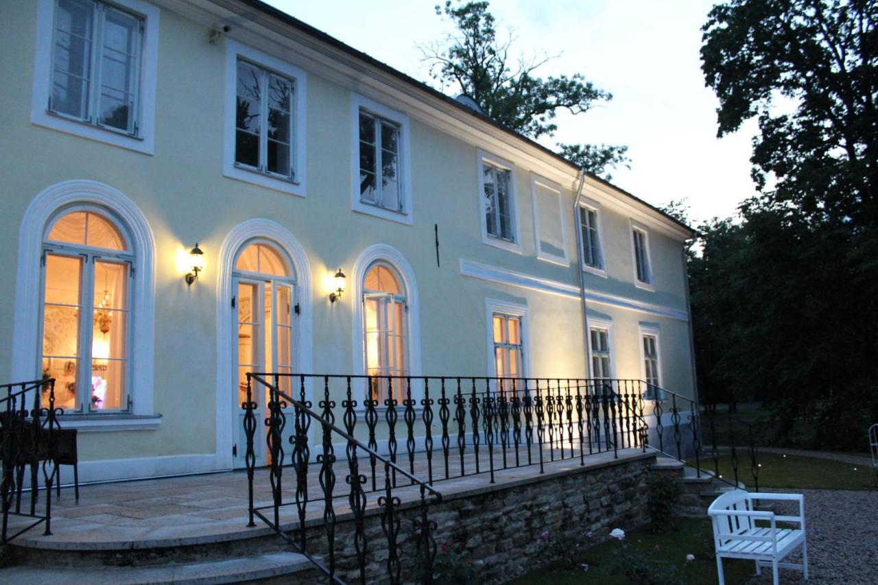 Padise Historical Manor Hotel And Restaurant Exterior photo