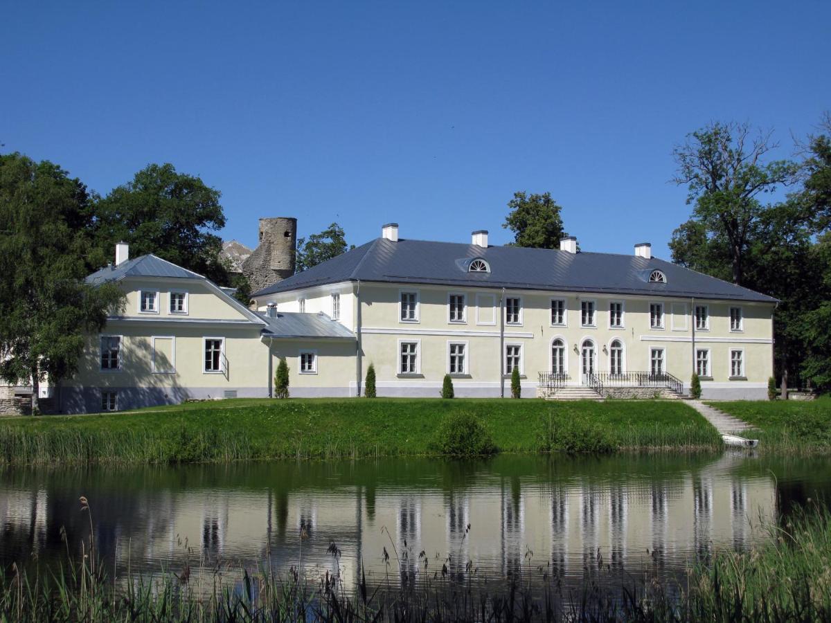 Padise Historical Manor Hotel And Restaurant Exterior photo